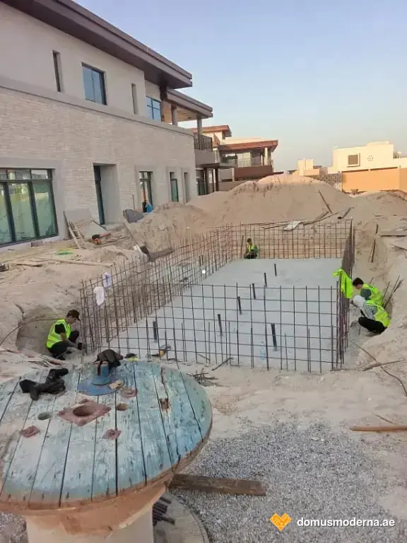 Опалубка и каркас борта бассейна — Domus Moderna, Дубай
